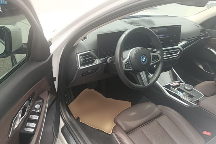 Used BMW i3 2022 eDrive 35 L Driver Seat