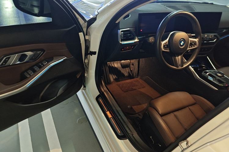 Used BMW i3 2022 eDrive 35 L Driver Seat