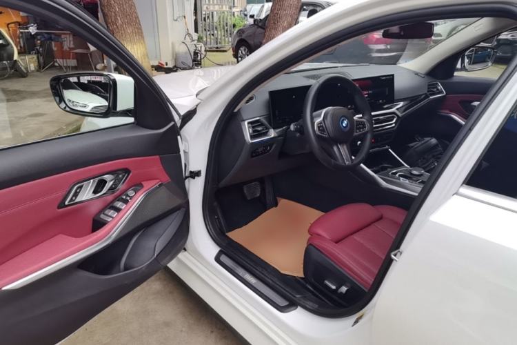 Used BMW i3 2022 eDrive 35 L Driver Seat