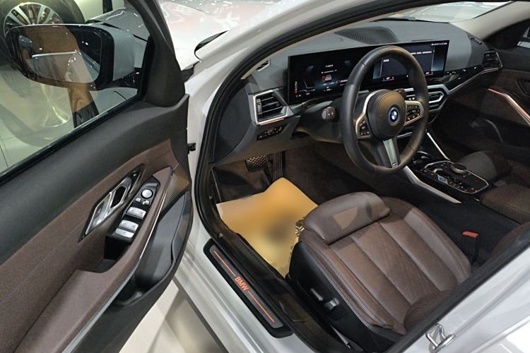Used BMW i3 2022 eDrive 35 L Driver Seat