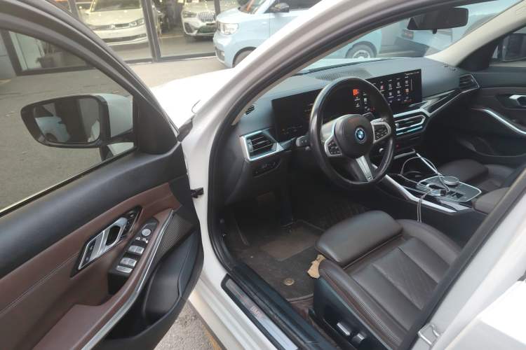 Used BMW i3 2022 eDrive 35 L Driver Seat