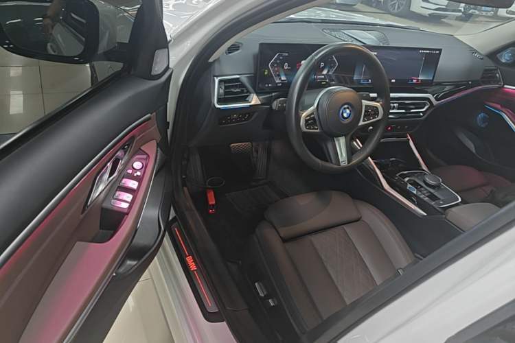Used BMW i3 2022 eDrive 35 L Driver Seat