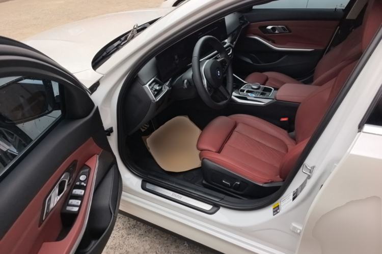 Used BMW i3 2022 eDrive 35 L Driver Seat