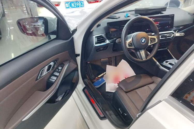 Used BMW i3 2022 eDrive 35 L Driver Seat