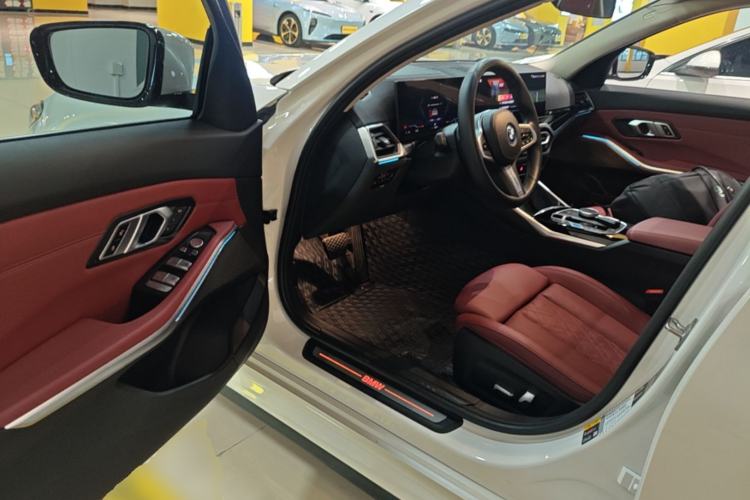 Used BMW i3 2022 eDrive 35 L Driver Seat