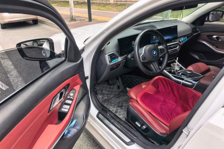 Used BMW i3 2022 eDrive 35 L Driver Seat
