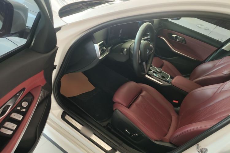 Used BMW i3 2022 eDrive 35 L Driver Seat