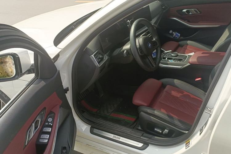 Used BMW i3 2022 eDrive 35 L Driver Seat
