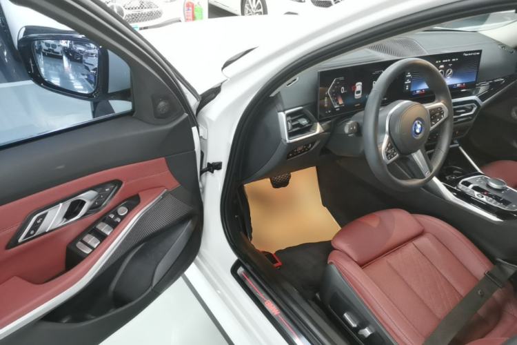 Used BMW i3 2022 eDrive 35 L Driver Seat