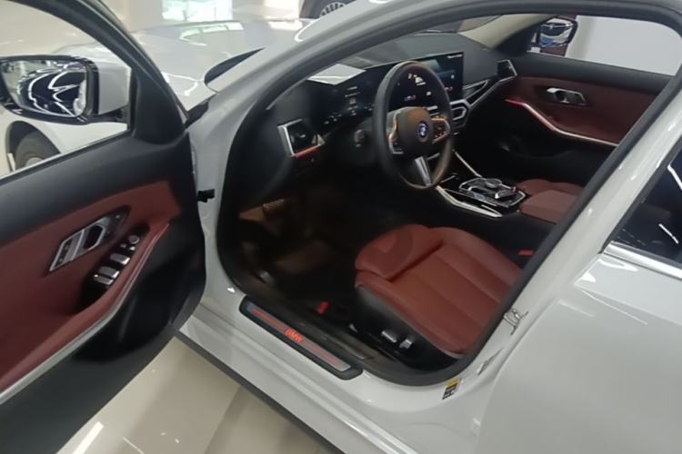 Used BMW i3 2022 eDrive 35 L Driver Seat