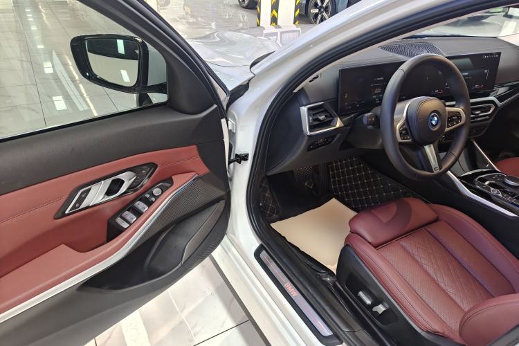 Used BMW i3 2022 eDrive 35 L Driver Seat