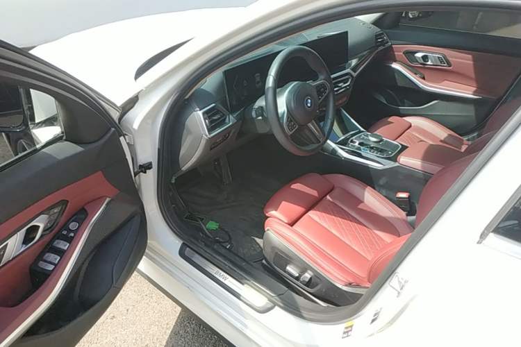 Used BMW i3 2022 eDrive 35 L Driver Seat