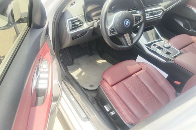 Used BMW i3 2022 eDrive 35 L Driver Seat