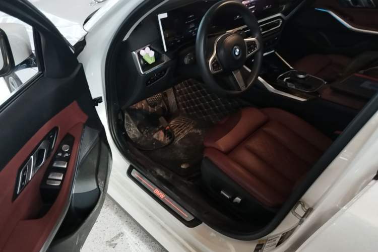 Used BMW i3 2022 eDrive 35 L Driver Seat