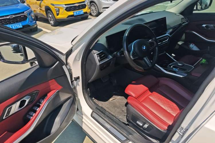 Used BMW i3 2022 eDrive 35 L Driver Seat