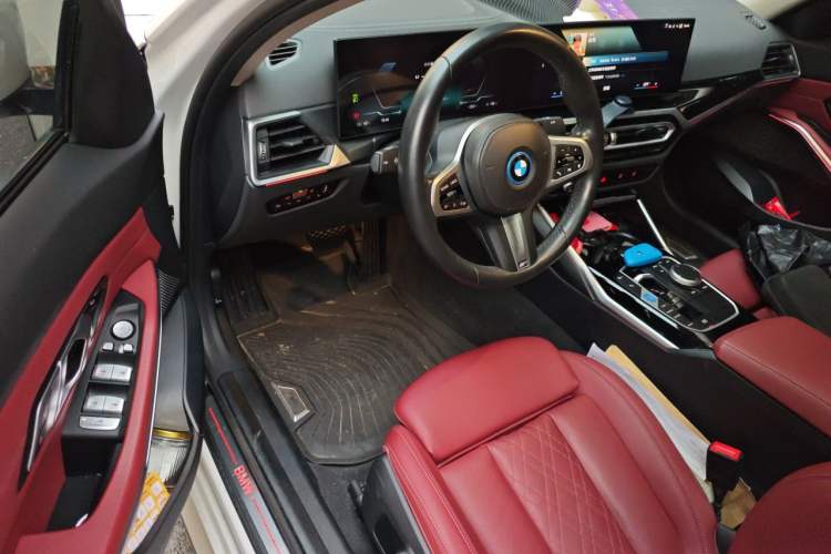 Used BMW i3 2022 eDrive 35 L Driver Seat