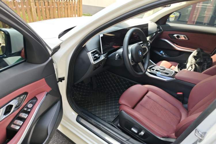 Used BMW i3 2022 eDrive 35 L Driver Seat
