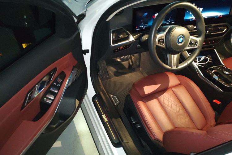 Used BMW i3 2022 eDrive 35 L Driver Seat
