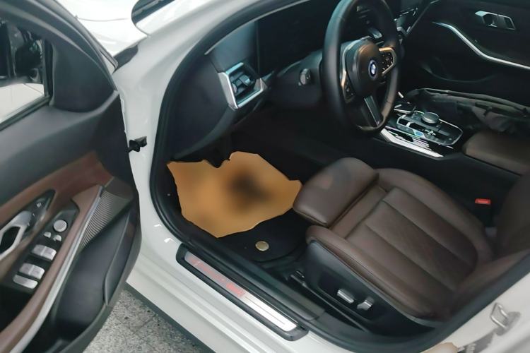 Used BMW i3 2022 eDrive 35 L Driver Seat
