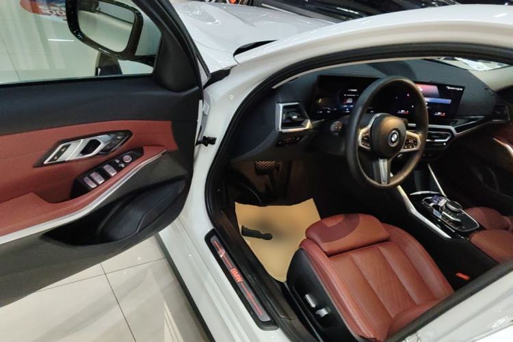 Used BMW i3 2022 eDrive 35 L Driver Seat