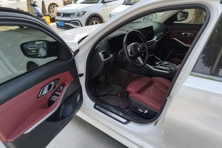 Used BMW i3 2022 eDrive 35 L Driver Seat