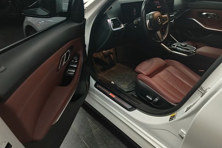 Used BMW i3 2022 eDrive 35 L Driver Seat
