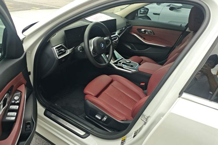 Used BMW i3 2022 eDrive 35 L Driver Seat