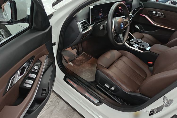 Used BMW i3 2022 eDrive 35 L Driver Seat
