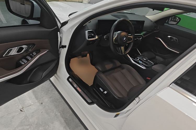 Used BMW i3 2022 eDrive 35 L Driver Seat