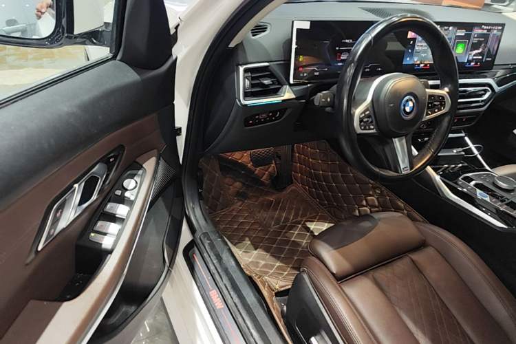 Used BMW i3 2022 eDrive 35 L Driver Seat