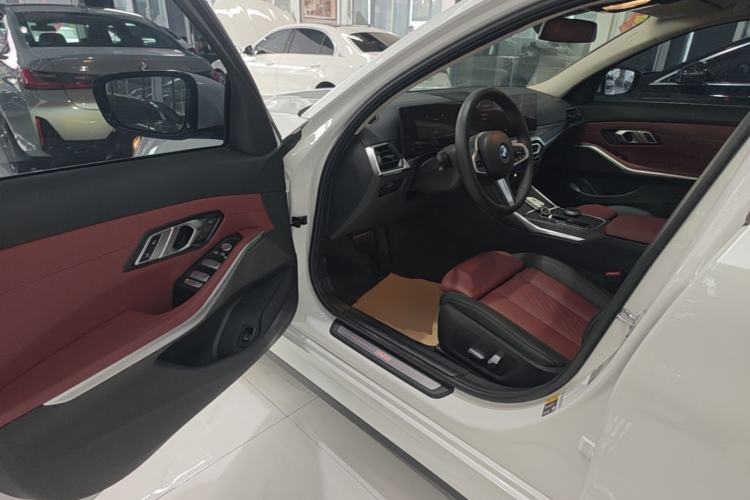Used BMW i3 2022 eDrive 35 L Driver Seat