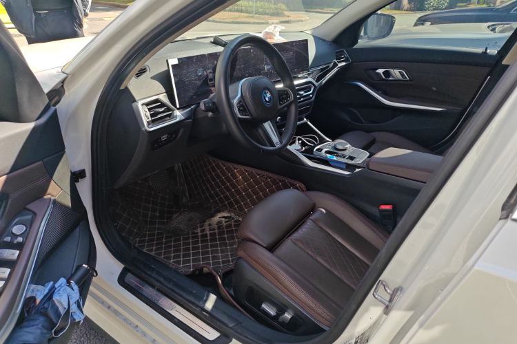 Used BMW i3 2022 eDrive 35 L Driver Seat