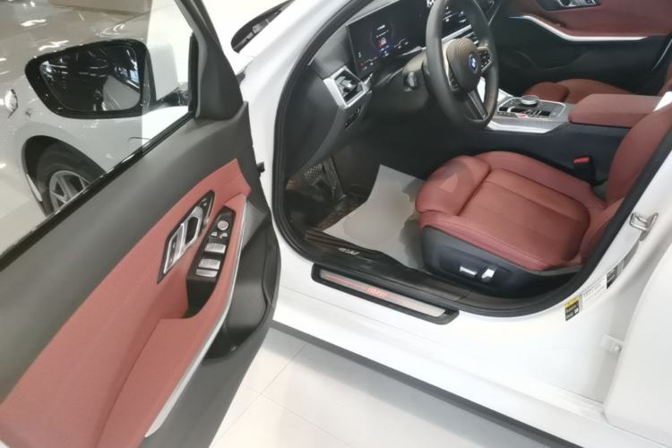Used BMW i3 2022 eDrive 35 L Driver Seat