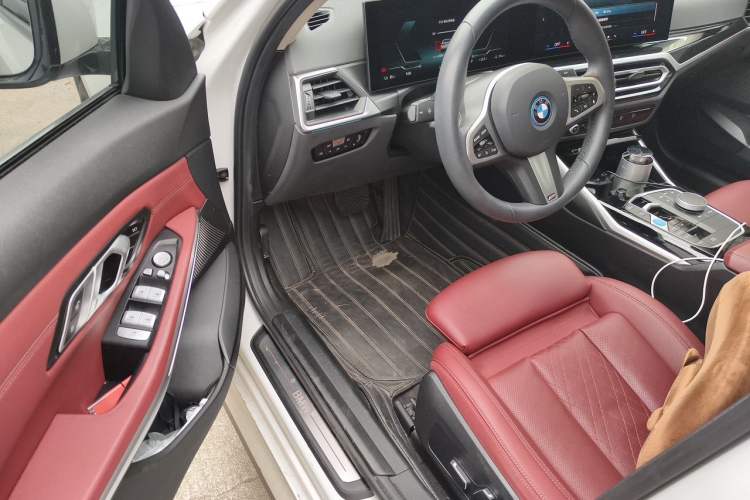 Used BMW i3 2022 eDrive 35 L Driver Seat