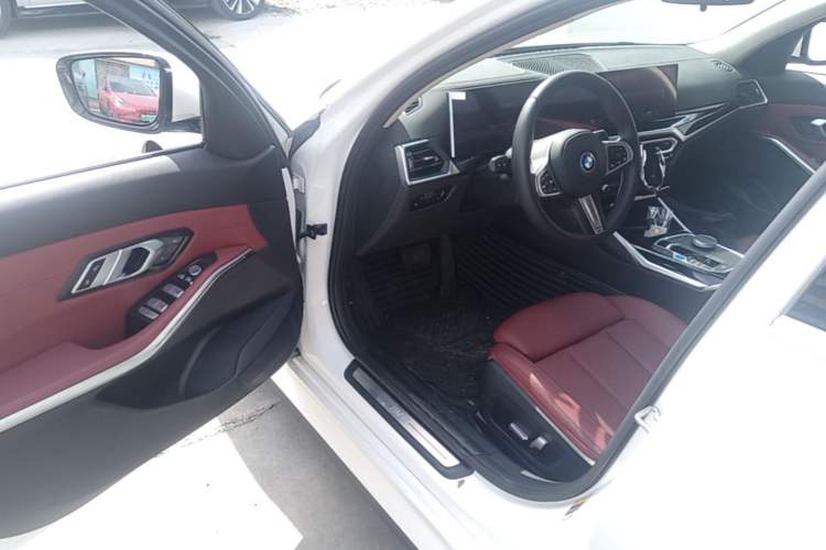 Used BMW i3 2022 eDrive 35 L Driver Seat