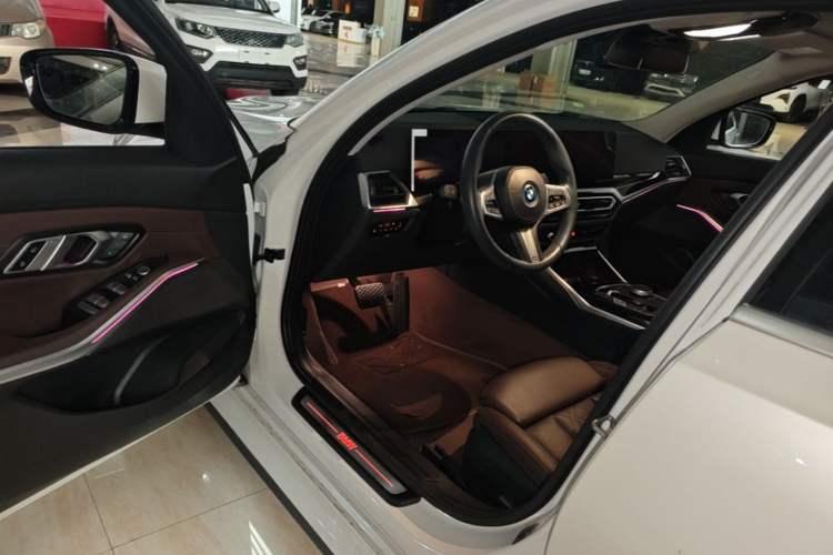 Used BMW i3 2022 eDrive 35 L Driver Seat