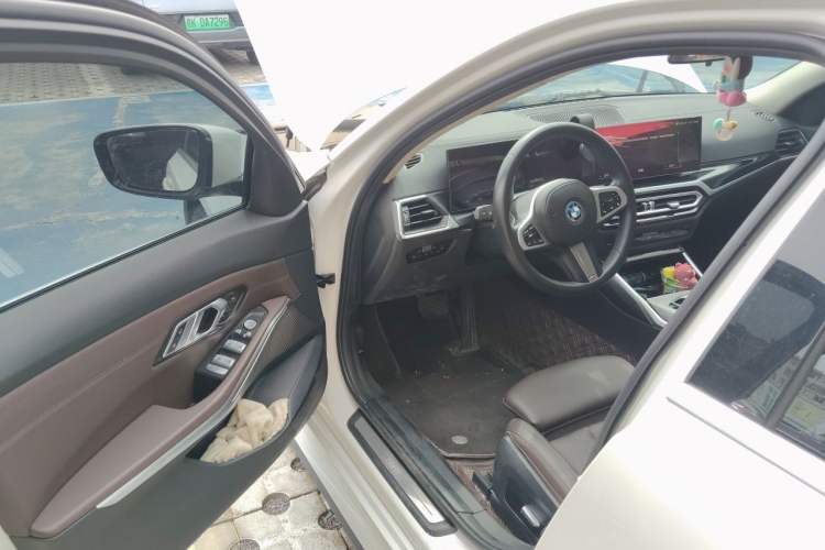 Used BMW i3 2022 eDrive 35 L Driver Seat