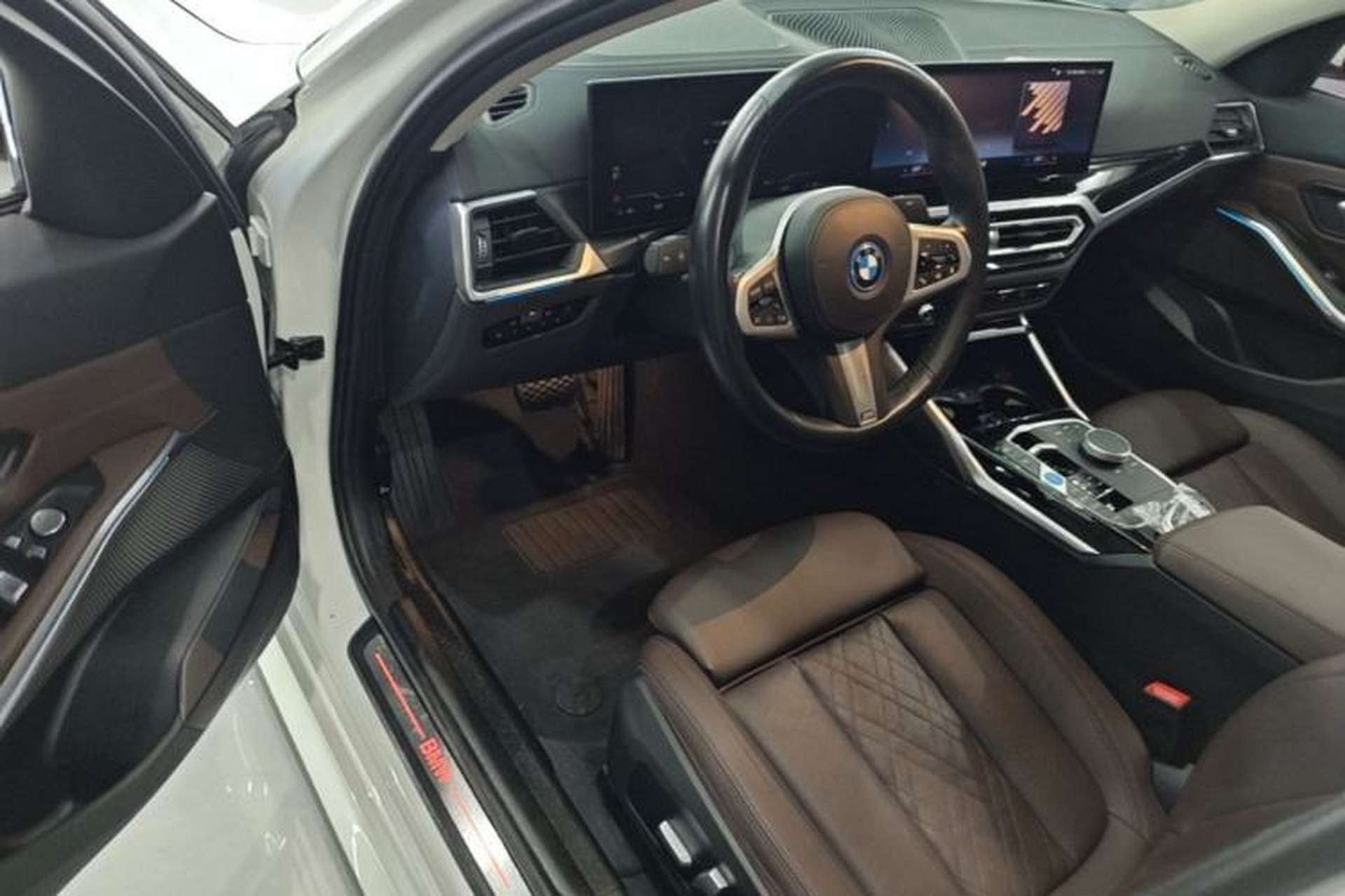 Used BMW i3 2022 eDrive 35 L Driver Seat