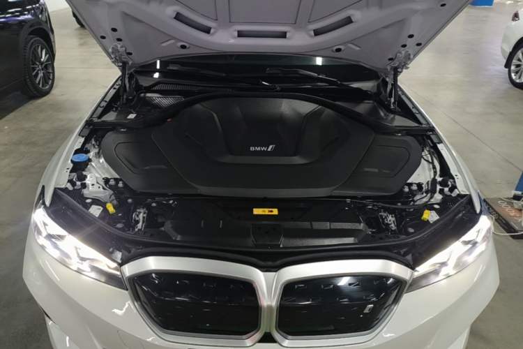 Used BMW i3 2022 eDrive 35 L Engine Bay