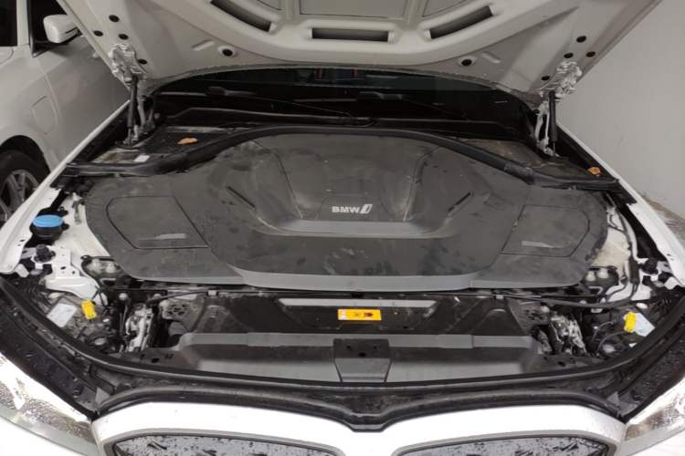 Used BMW i3 2022 eDrive 35 L Engine Bay