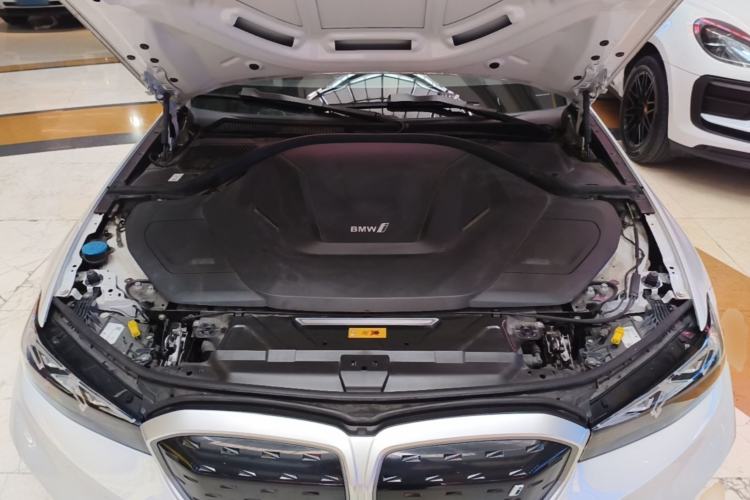 Used BMW i3 2022 eDrive 35 L Engine Bay