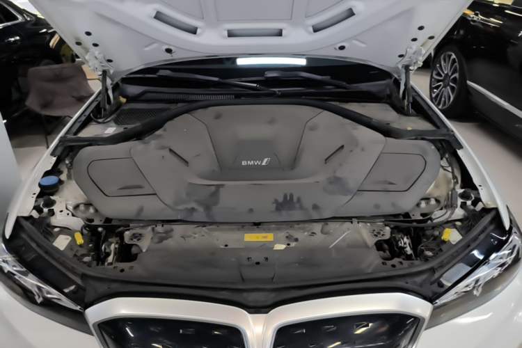 Used BMW i3 2022 eDrive 35 L Engine Bay