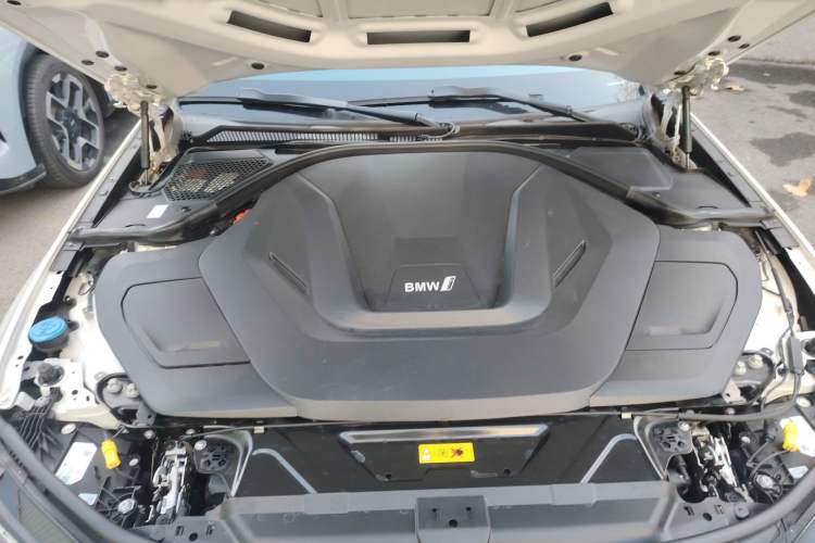 Used BMW i3 2022 eDrive 35 L Engine Bay