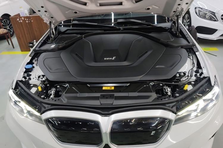 Used BMW i3 2022 eDrive 35 L Engine Bay