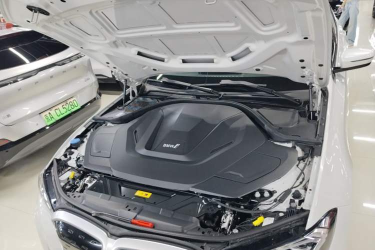 Used BMW i3 2022 eDrive 35 L Engine Bay