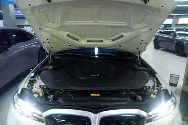 Used BMW i3 2022 eDrive 35 L Engine Bay