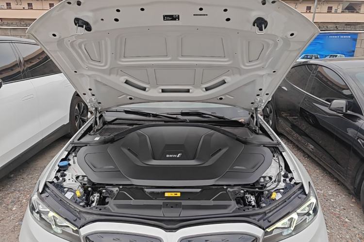 Used BMW i3 2022 eDrive 35 L Engine Bay