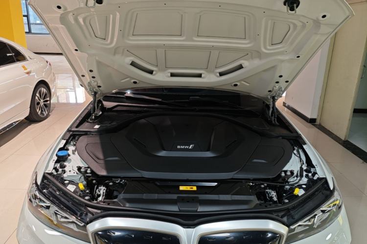 Used BMW i3 2022 eDrive 35 L Engine Bay
