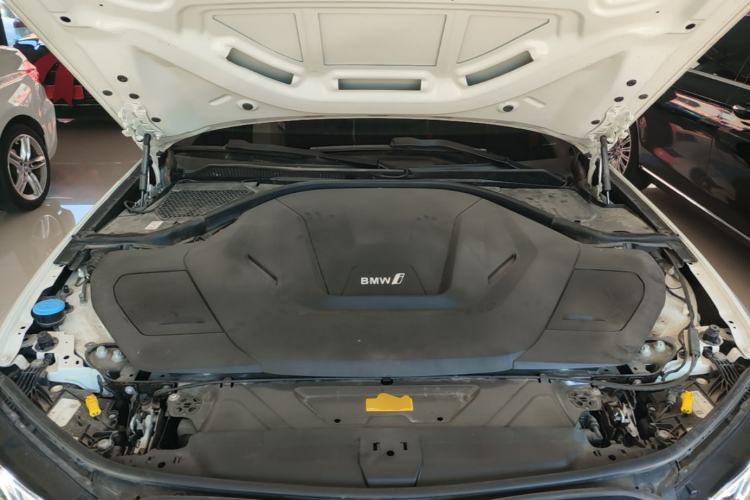 Used BMW i3 2022 eDrive 35 L Engine Bay