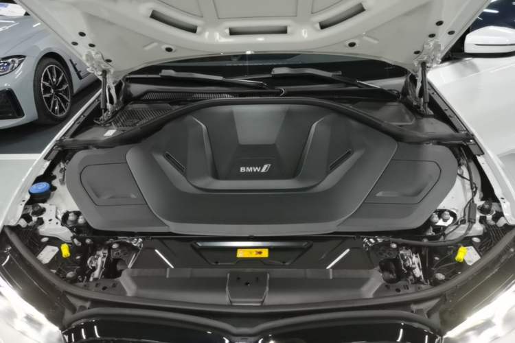 Used BMW i3 2022 eDrive 35 L Engine Bay